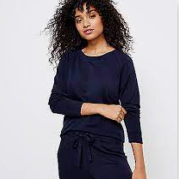 Lou & Grey Signaturesoft Plush Upstate Sweatshirt and Sweatpants in Forever Navy - Picture 2 of 5